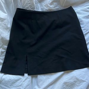 Djerf Avenue Must have Skirt in XS
